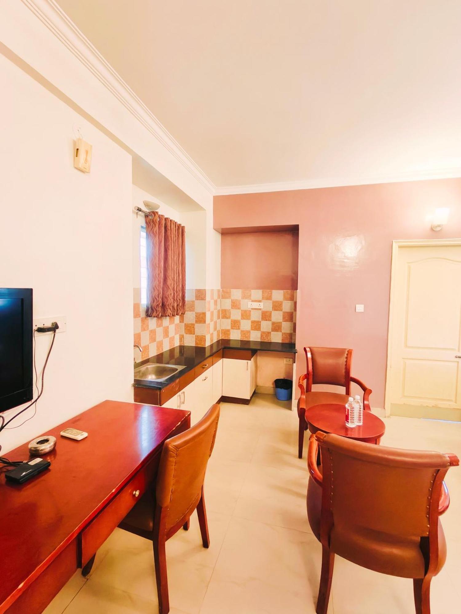 Kings Suites Palace Grounds Bangalore Esterno foto