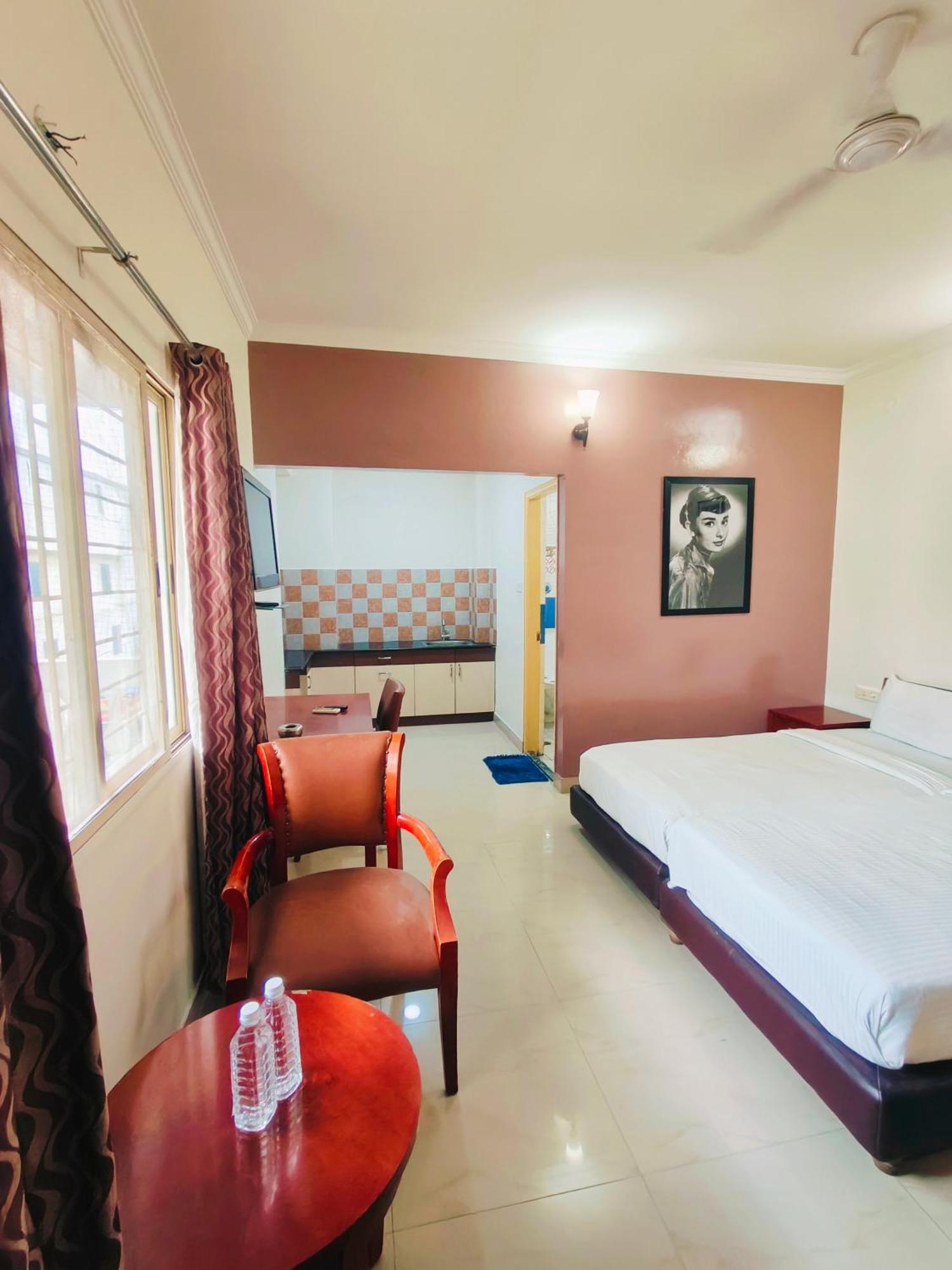 Kings Suites Palace Grounds Bangalore Esterno foto