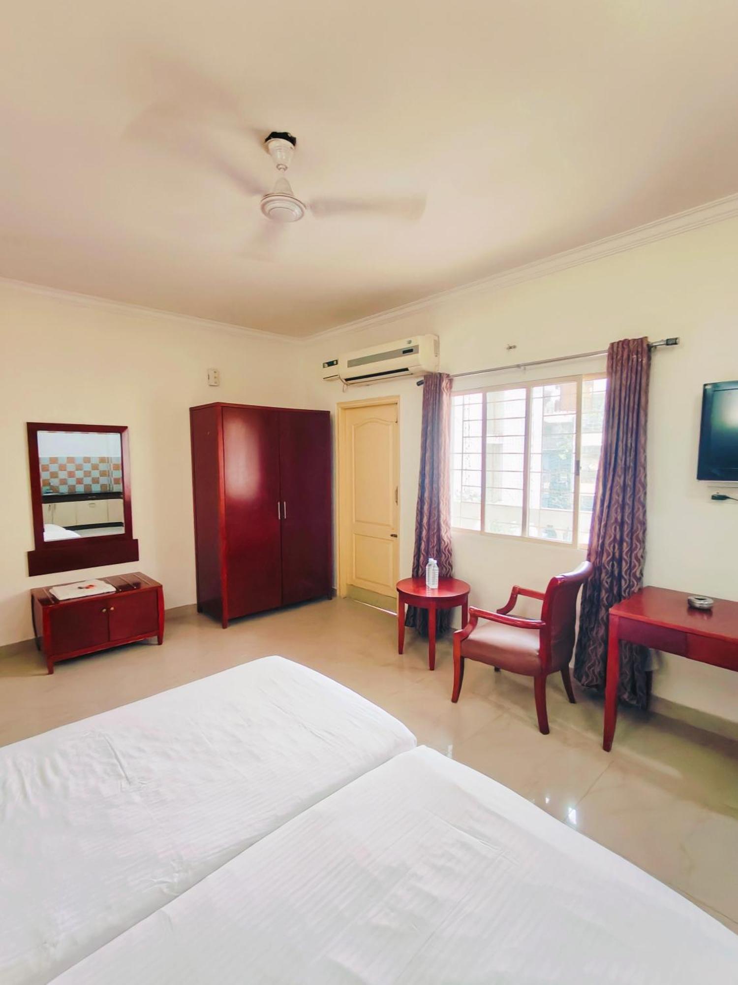 Kings Suites Palace Grounds Bangalore Esterno foto
