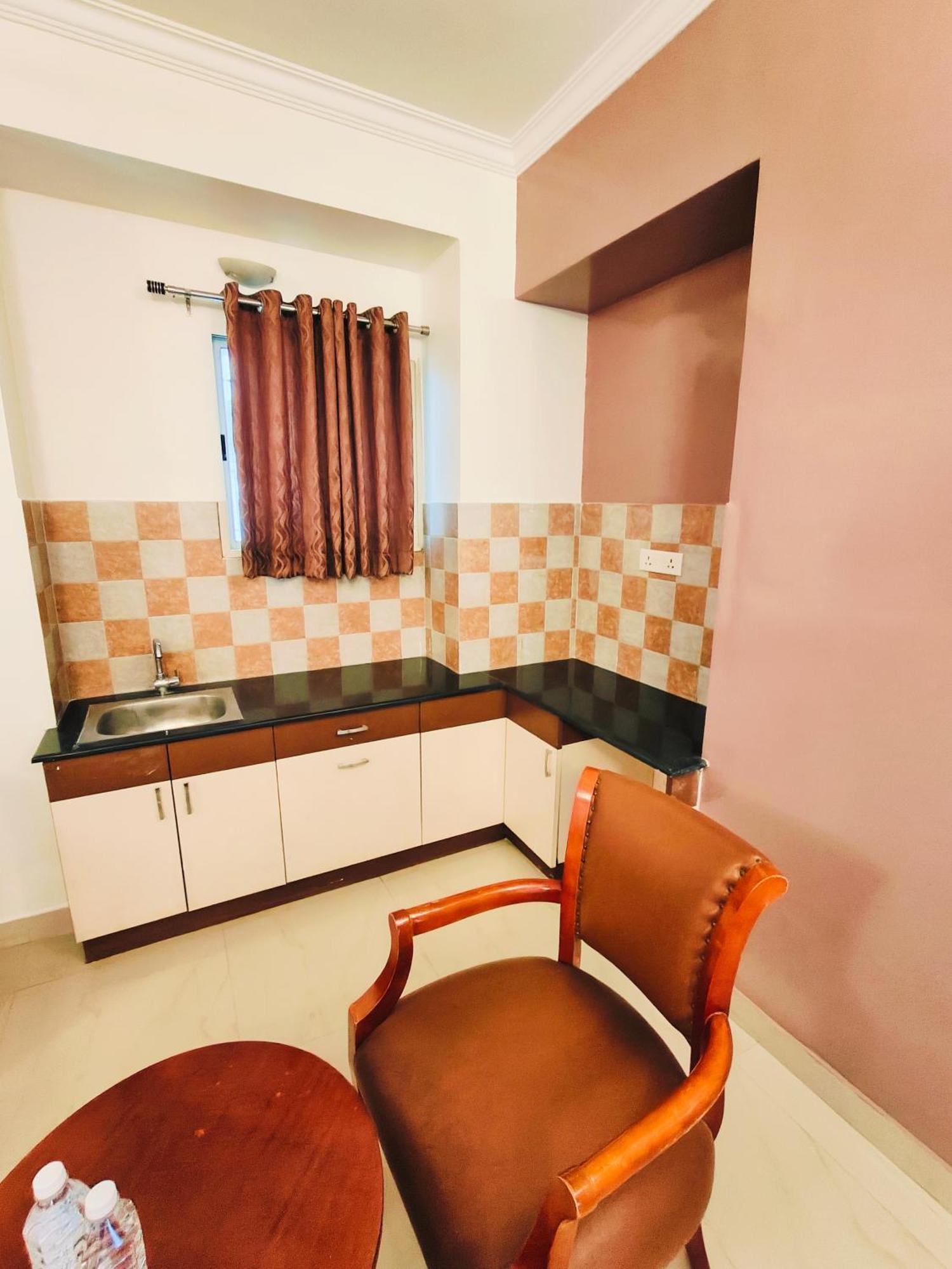 Kings Suites Palace Grounds Bangalore Esterno foto