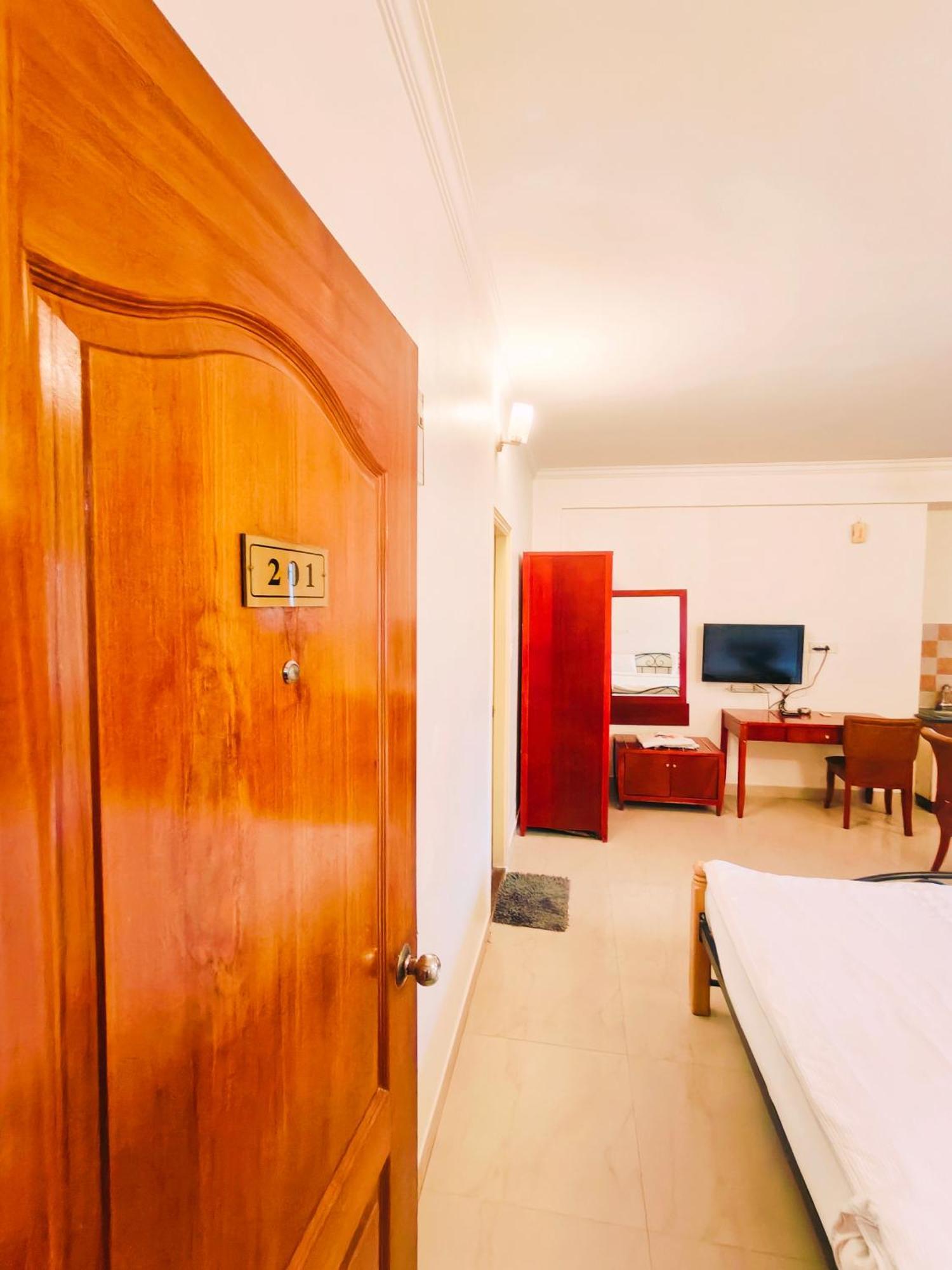 Kings Suites Palace Grounds Bangalore Esterno foto